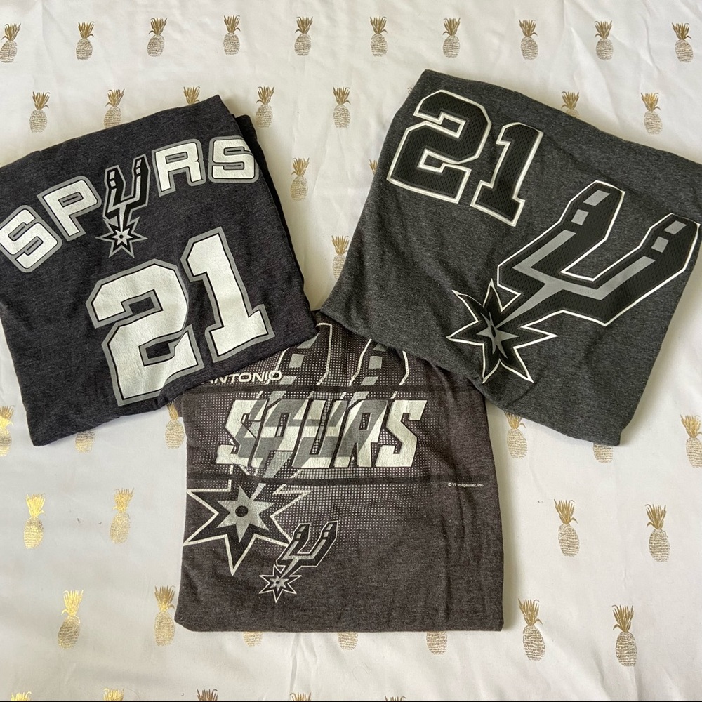 Lot of Women’s San Antonio Spurs Basketball Gray Tshirts